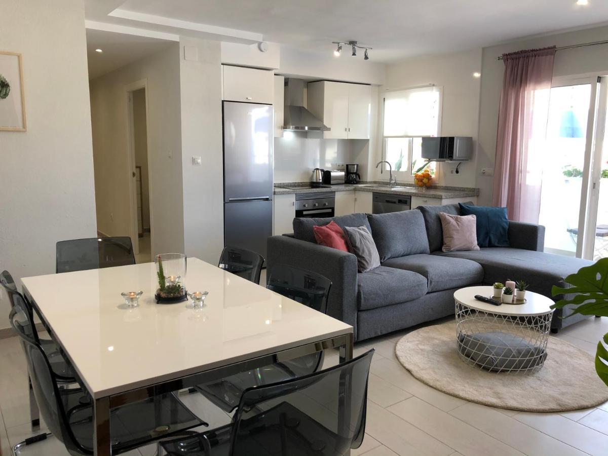 Victoria Luxury Beachfront Apartment In Benalmadena Costa Eksteriør billede